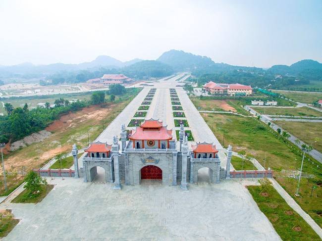 Khu di tích đền Hùng là địa điểm nổi tiếng của Phú Thọ